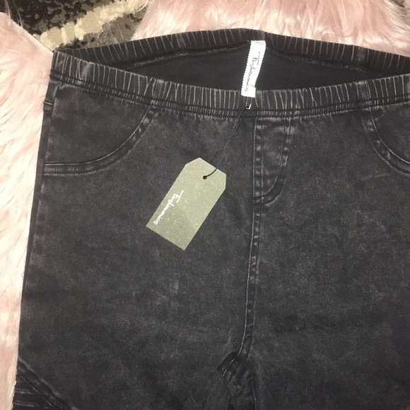 Moto Bike Skinny’s - Picture 6 of 7